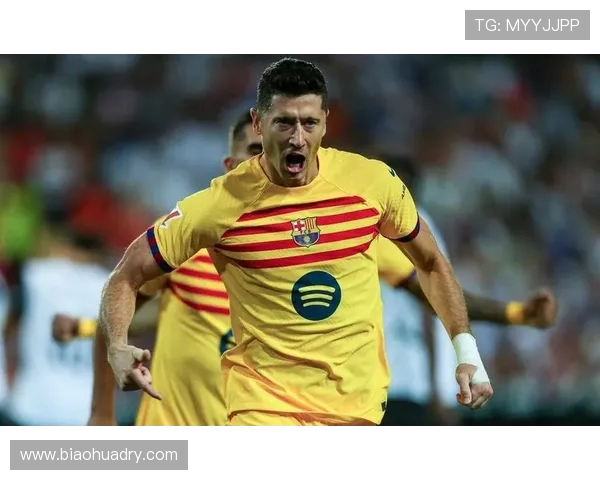 莱万国家队带伤坚持出战引巴萨不满担忧影响后续联赛表现 莱万国家队带伤坚持出战引巴萨不满担忧影响后续联赛表现