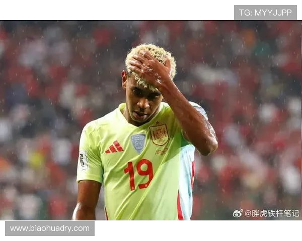 巴萨主帅因高压环境与西甲判罚争议情绪失控问题引发关注 巴萨主帅因高压环境与西甲判罚争议情绪失控问题引发关注